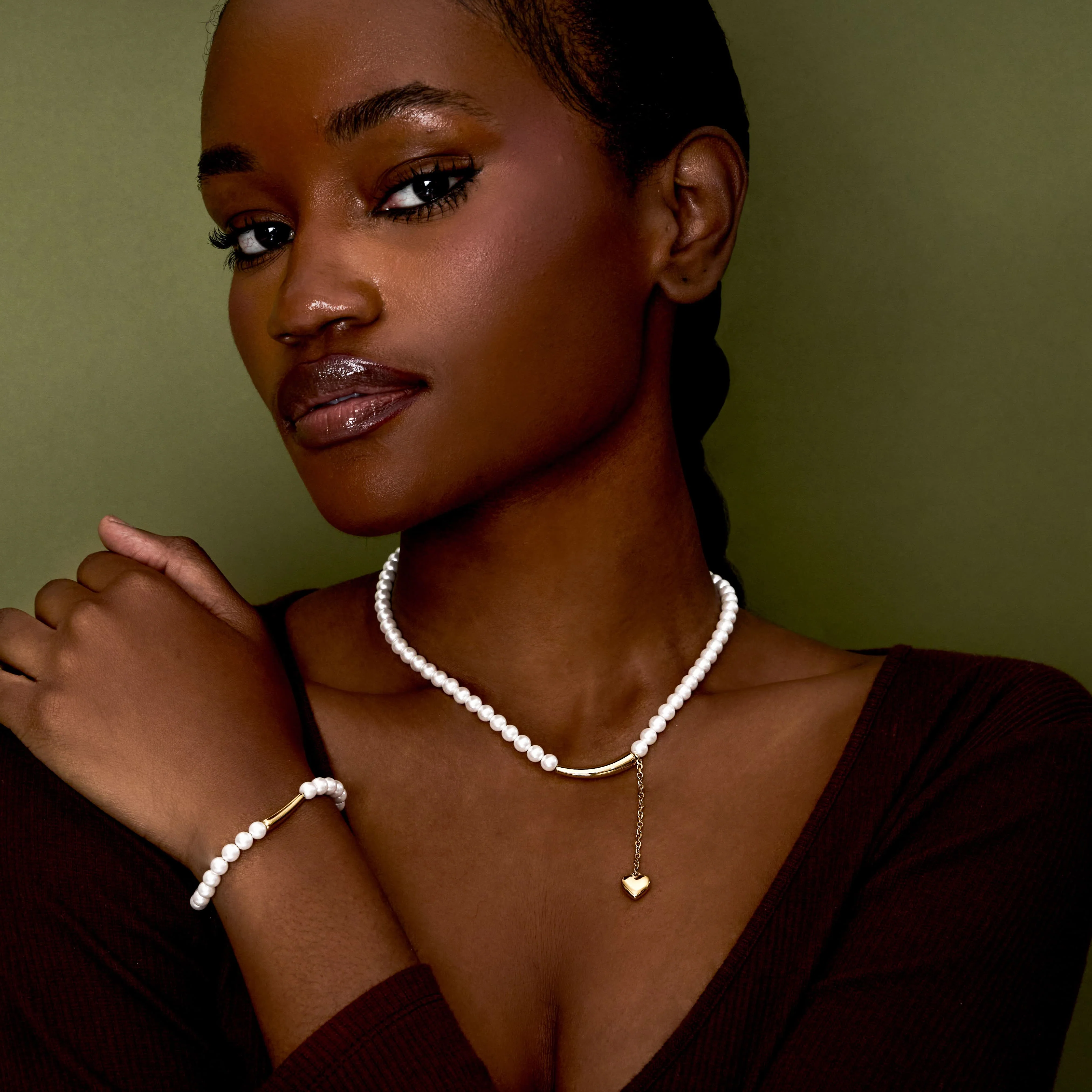 Lover's Crescent Pearl Chain - Image 3