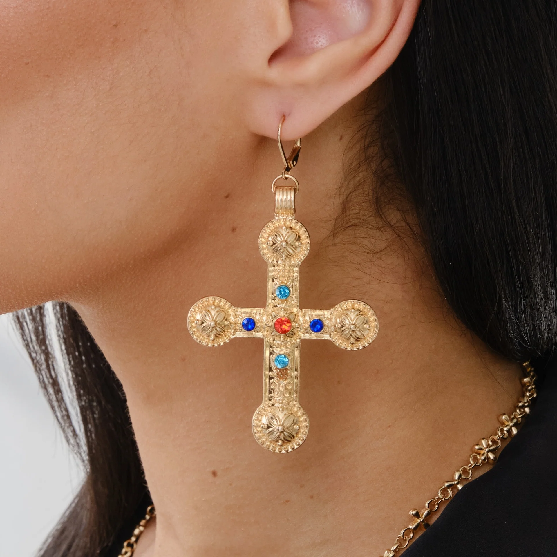 The Renaissance Cross Earrings - Image 5